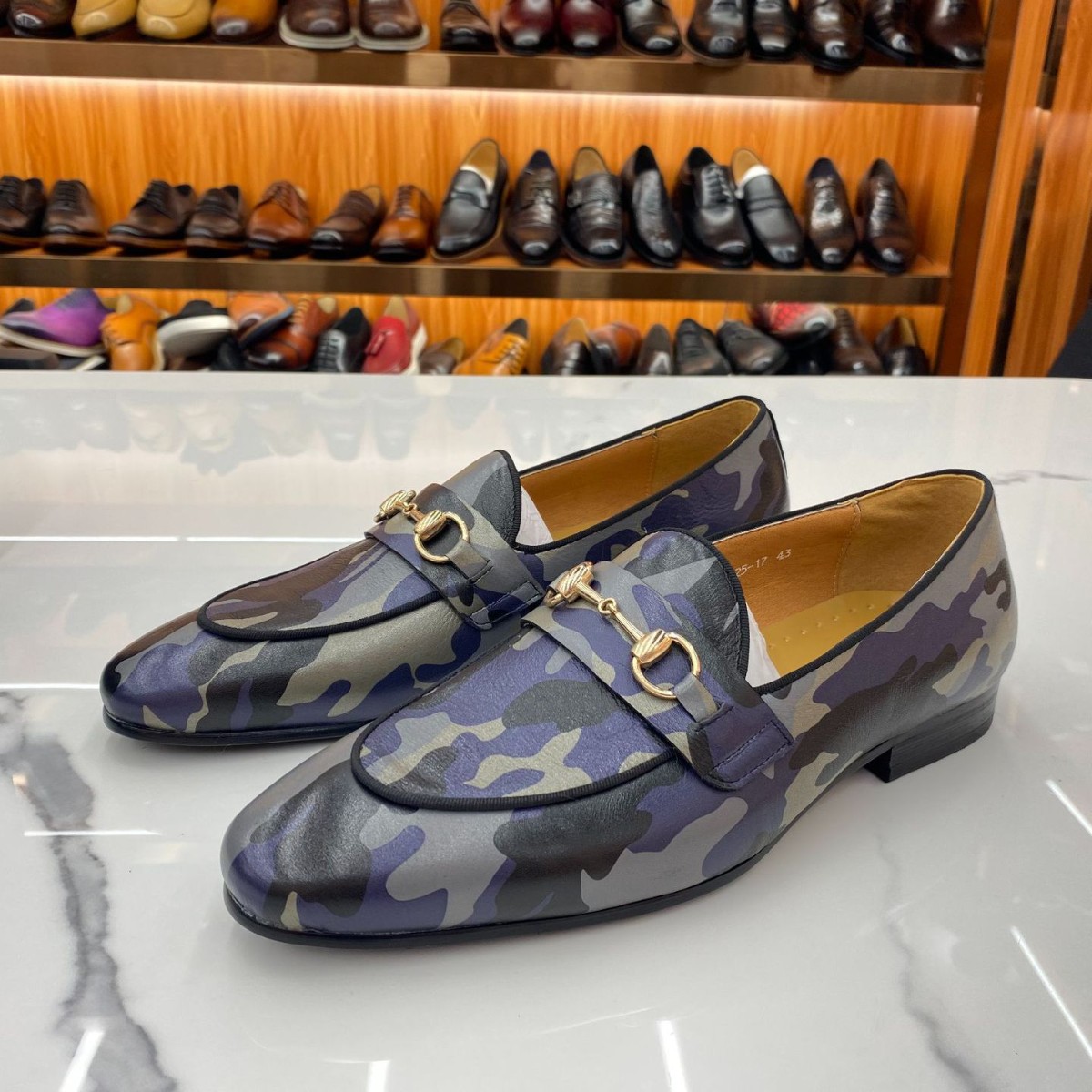 Men's Faux Leather Horsebit Lo - Men'S Shoes Crocs のレビューと価格
