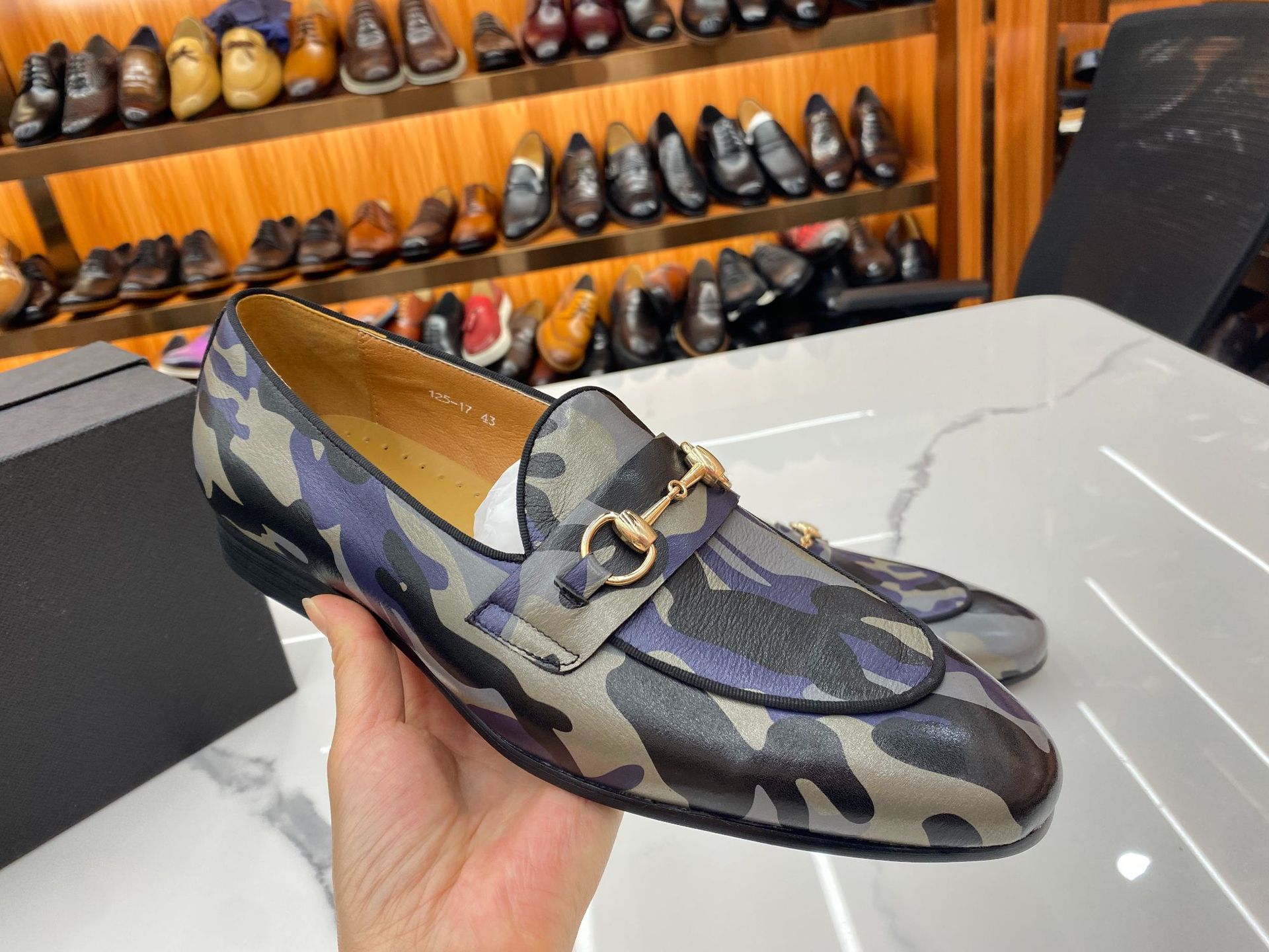 Men's Faux Leather Horsebit Lo - Men'S Shoes Crocs のレビューと価格