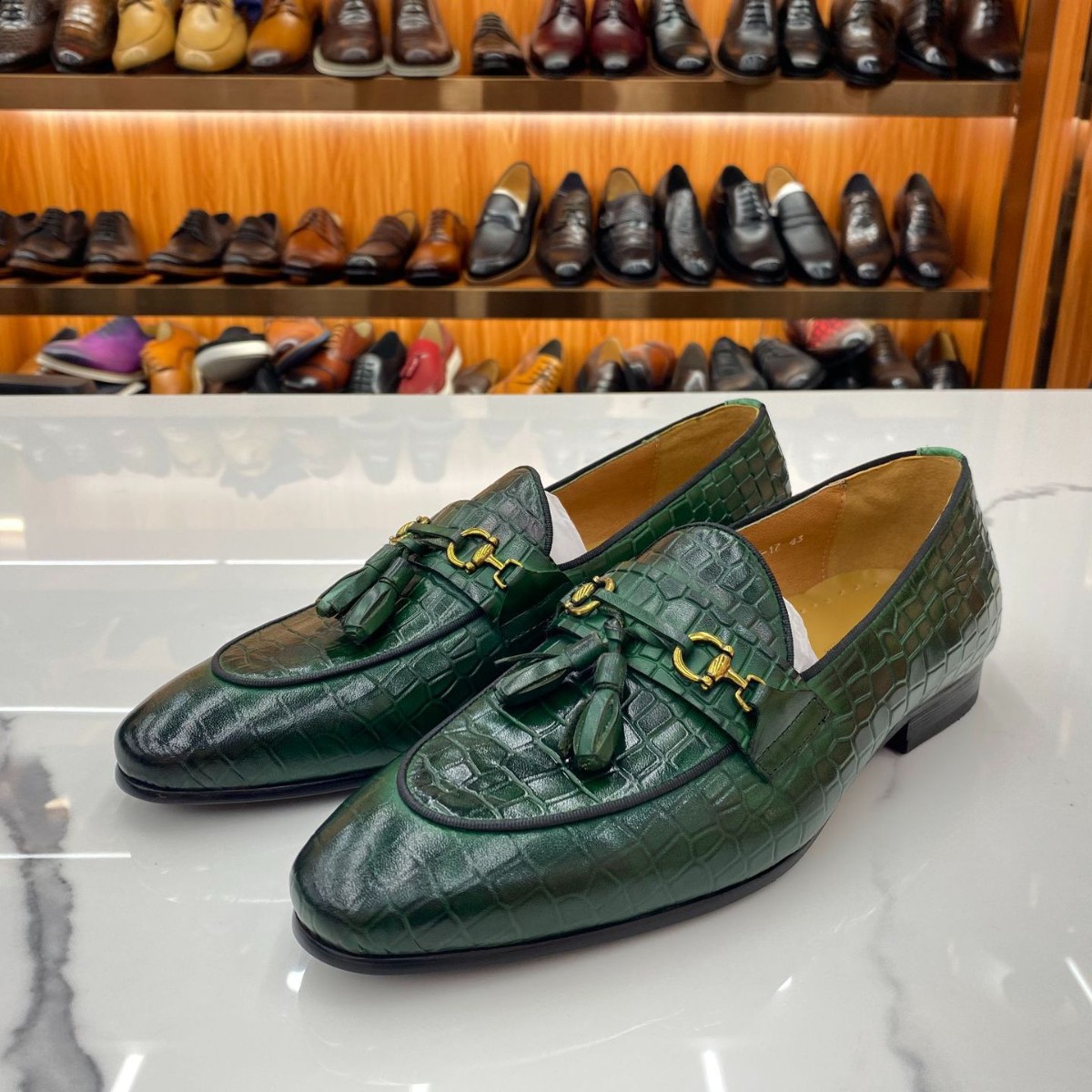 Men's Faux Leather Horsebit Lo - Men'S Shoes Crocs のレビューと価格