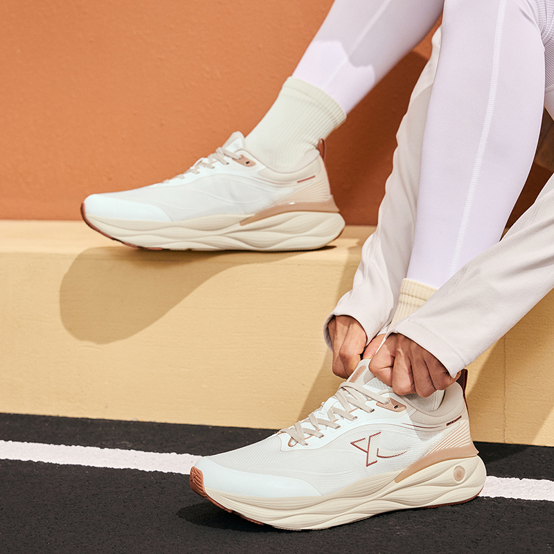 Xtep Cloud Wing Winter Running - Men'S Xtep Shoes のレビューと価格