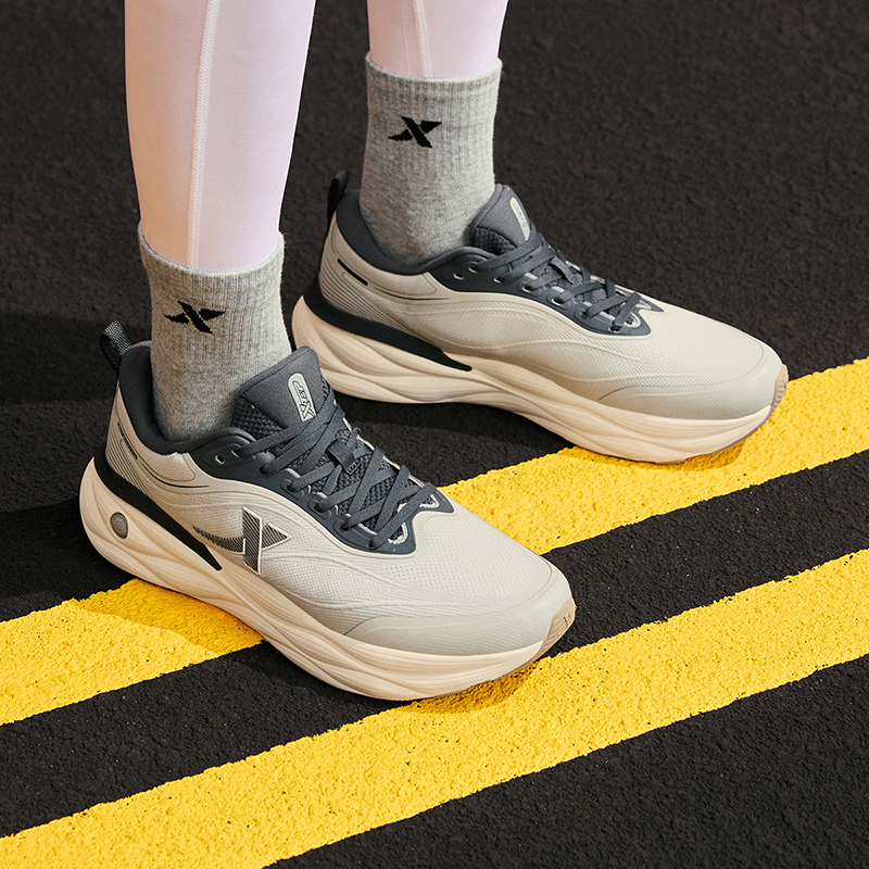 Xtep Cloud Wing Winter Running - Men'S Xtep Shoes のレビューと価格