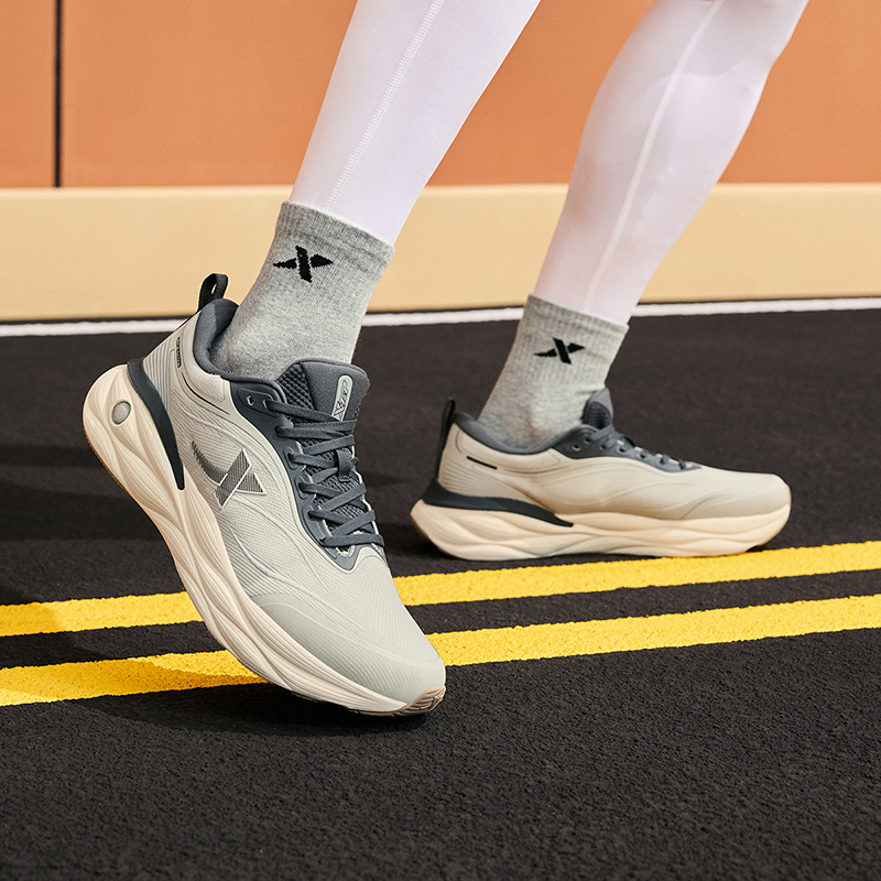Xtep Cloud Wing Winter Running - Men'S Xtep Shoes のレビューと価格